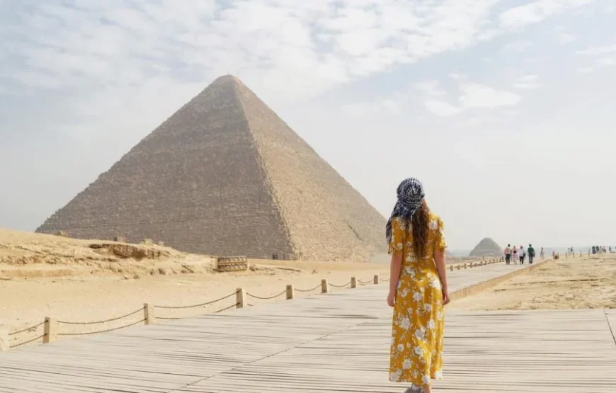 Giza Pyramids and Sphinx Half-Day Tour