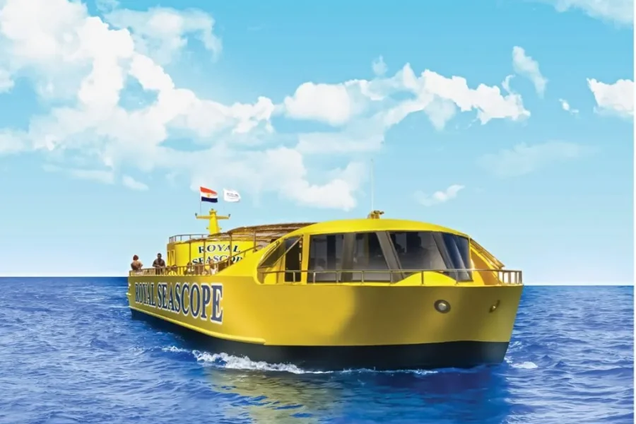 Royal Seascope Submarine cruise with Snorkel stop