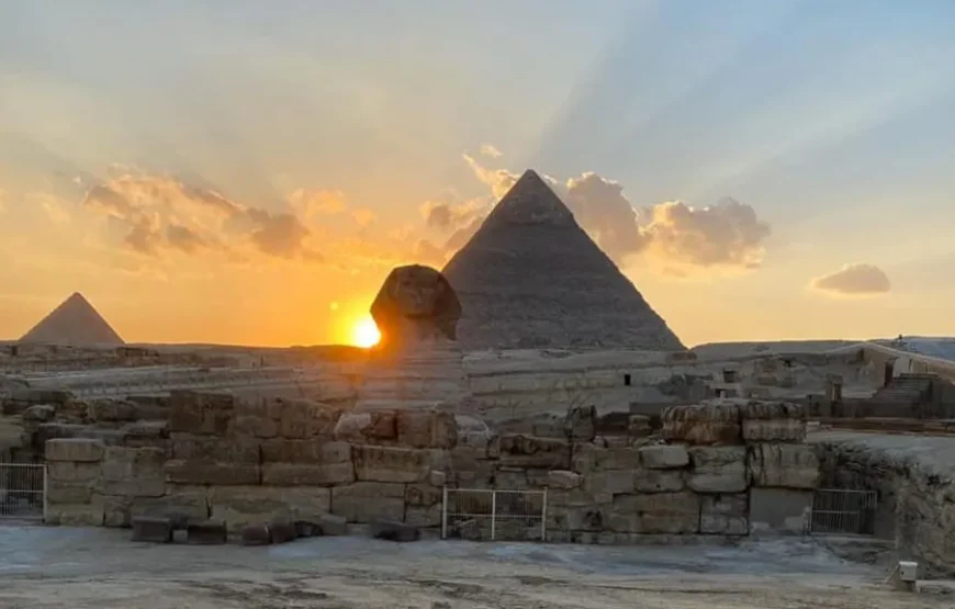 Giza Pyramids and Sphinx Half-Day Tour