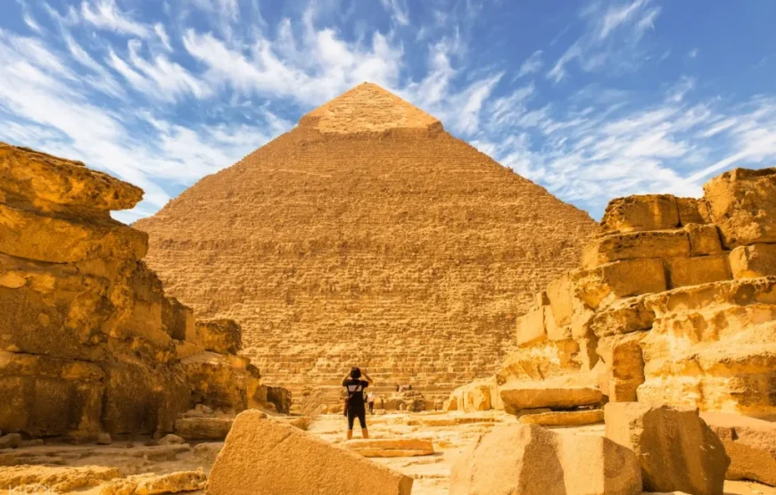 Giza Pyramids and Sphinx Half-Day Tour